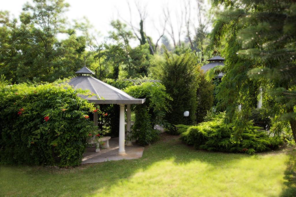 Hotel Villa Leri Monte Colombo Eksteriør bilde
