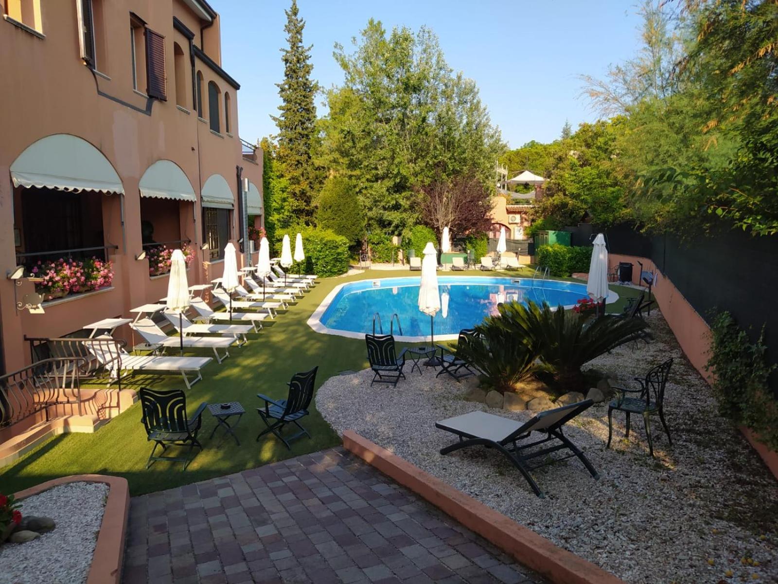 Hotel Villa Leri Monte Colombo Eksteriør bilde